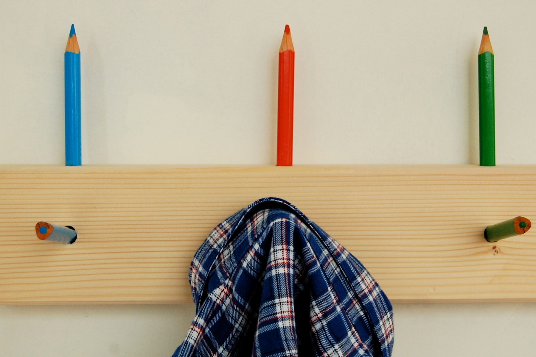 Gli attaccapanni moderni: attaccapanni moderni a muro garagedesign ...