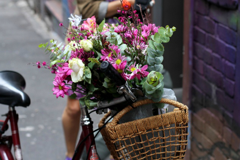 fashion-blogger-outfit-floreale-estate-2013-bicicletta