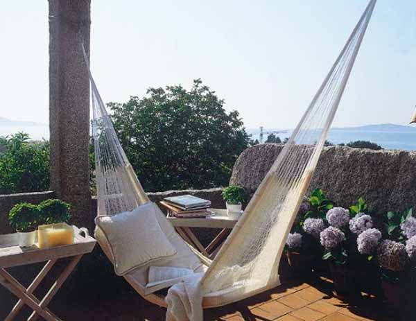 hanging-daybed-for-the-terrace