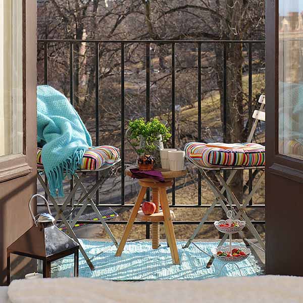 swedish-style-balcony-spring-decorating-ideas-4