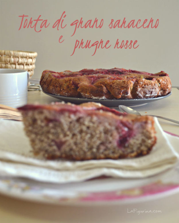 torta di grano saraceno e prugne