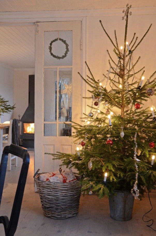decorazioni natalizie in stile nordico albero di natale