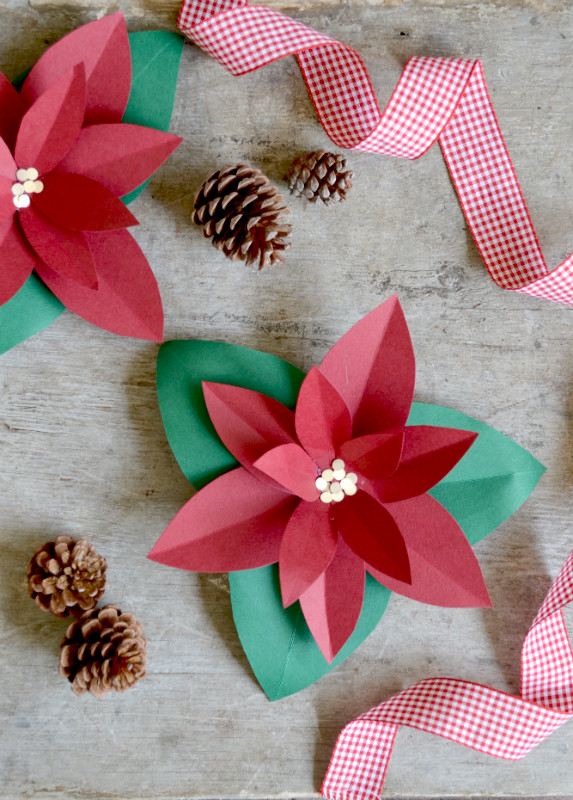 Segnaposto Stella Di Natale.Come Fare Una Stella Di Natale Di Carta Tutorial La Figurina