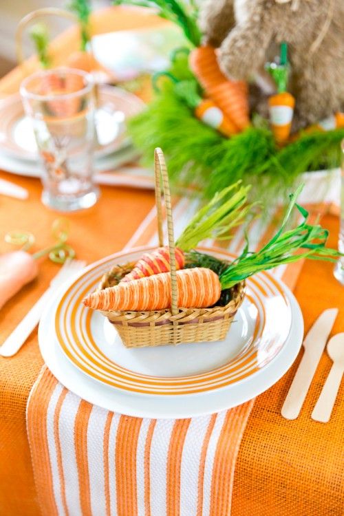 tavola di pasqua con le carote