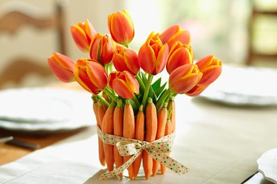tavola di pasqua con le carote e tulipani