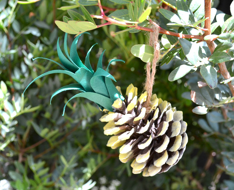ananas decorative con pigne 