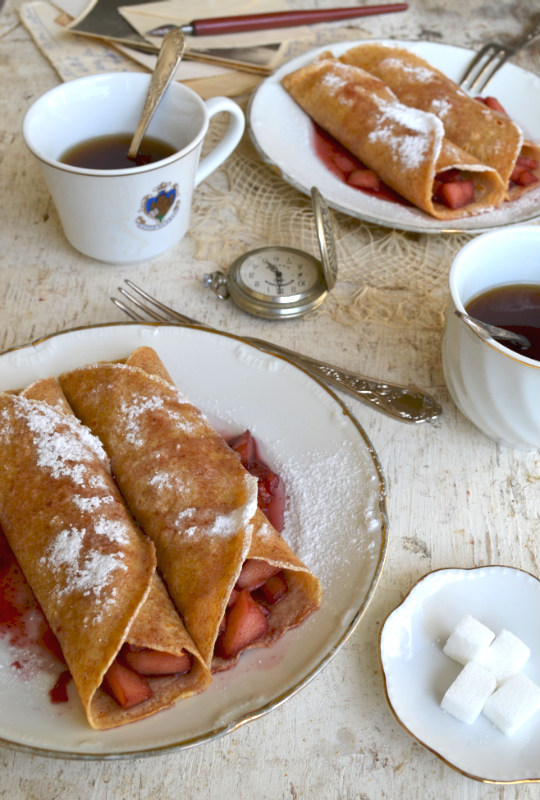 crepes dolci con mele e cannella