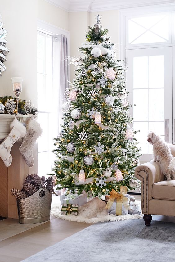 Albero Di Natale Nero Addobbato.Decorazioni Natalizie Piu Di Tendenza Dell Anno I Colori E Gli Addobbi Piu Chic