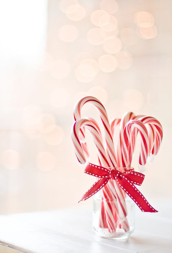 decorazioni natalizie con i bastoncini di zucchero candy cane