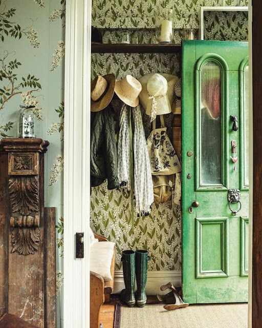 Mudroom vintage