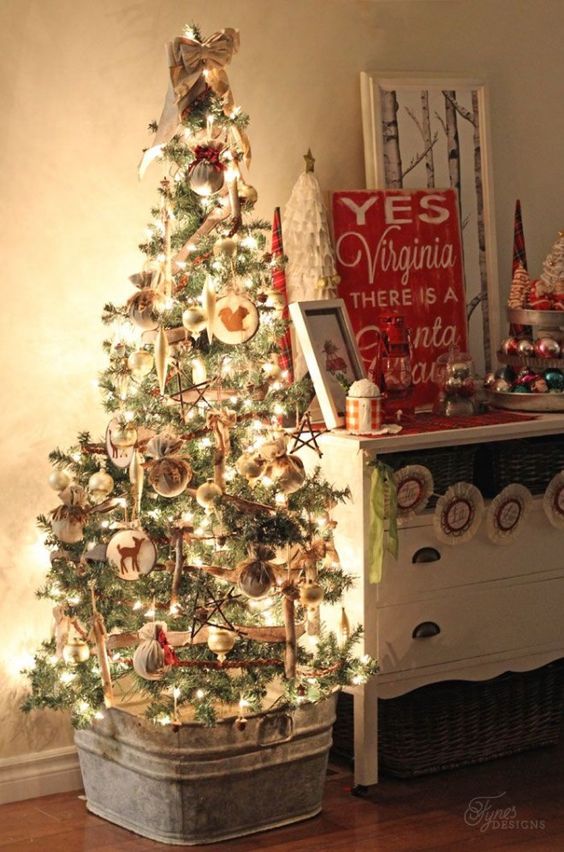 decorare la base dell'albero di Natale vintage