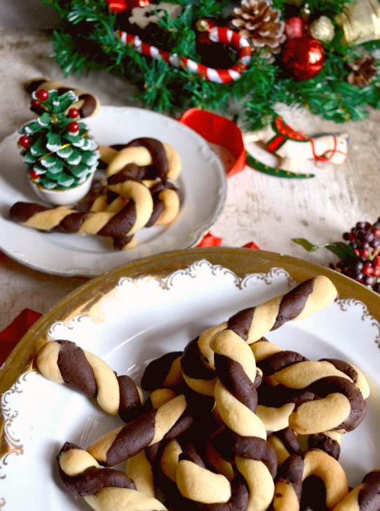 Biscotti Di Natale Quanto Tempo Prima.Biscotti Di Natale Gli Abbracci Alla Vaniglia E Cacao Amaro