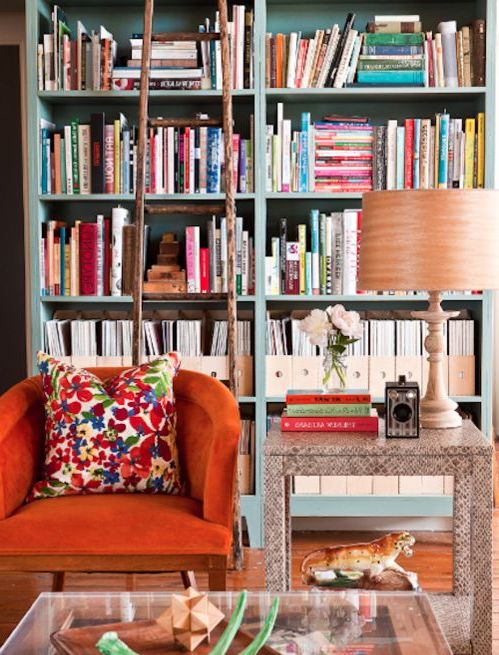 Librerie a parete: come renderle perfette anche per le dirette social