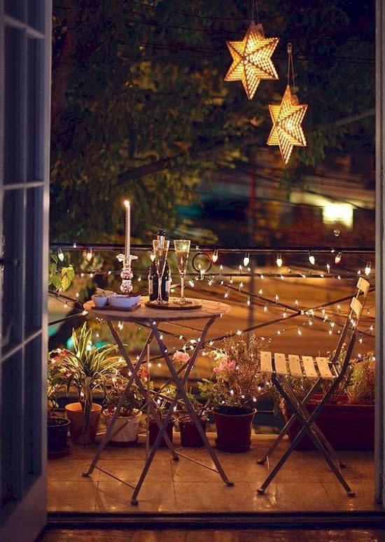 decorare gli esterni per natale balcone