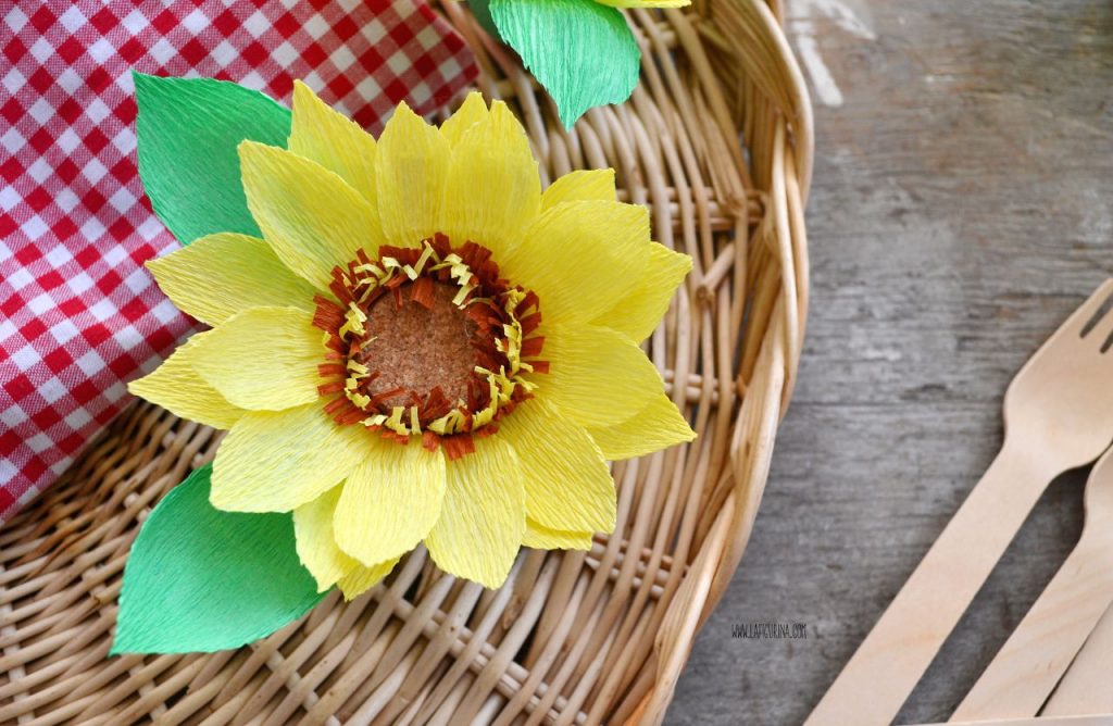 girasoli di carta crespa