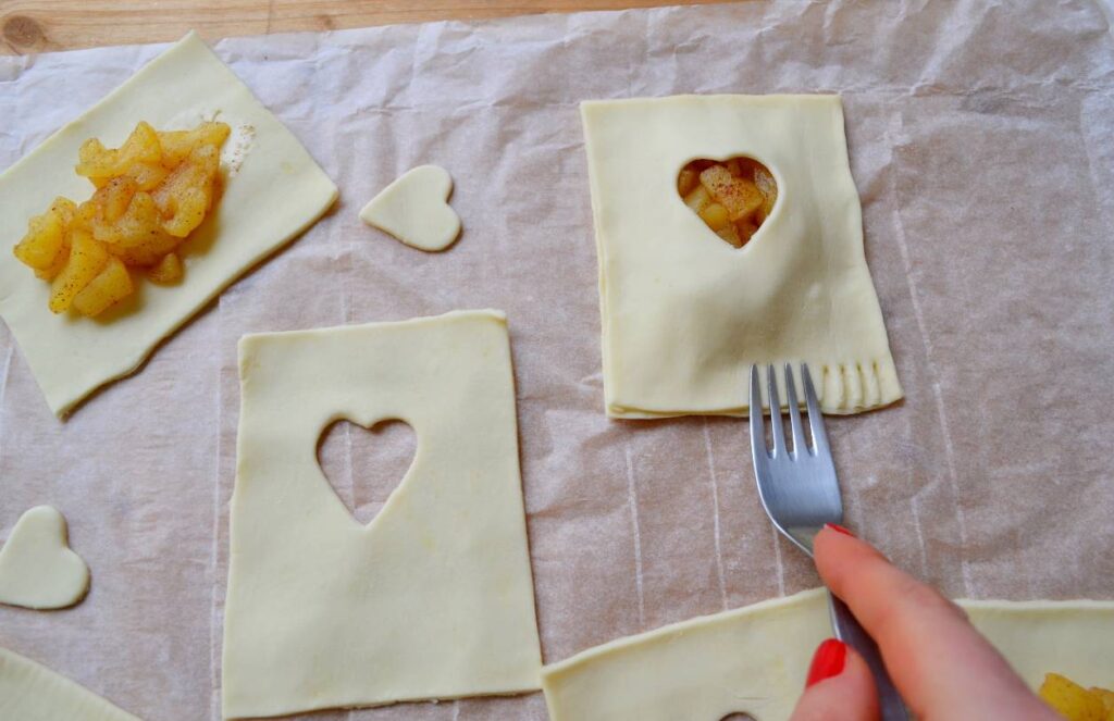 colazione romantica sfoglie cuor di mela